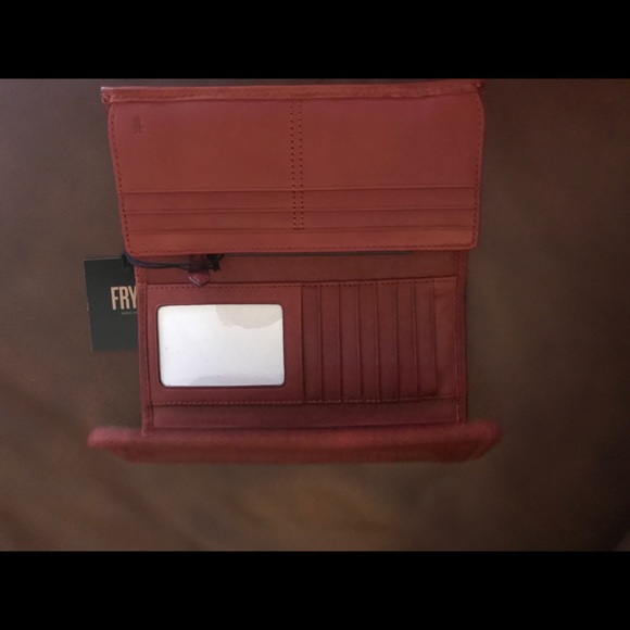 Lady’s Frye wallet - Picture 2 of 4